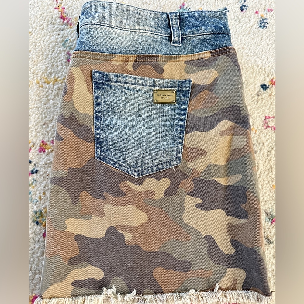 MK camo denim skirt size 10
